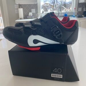 Peloton size 40 bike shoes